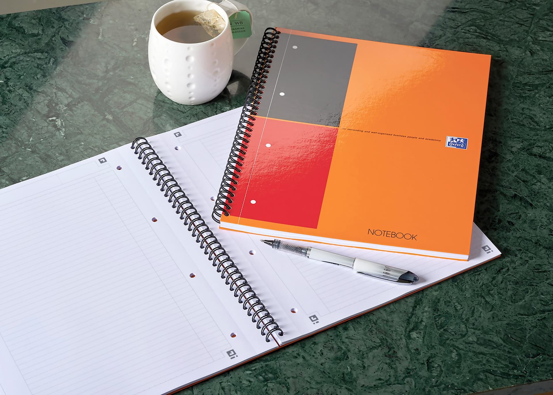 Spiraalblok Oxford International Notebook A4+ 160 pagina's lijn 8