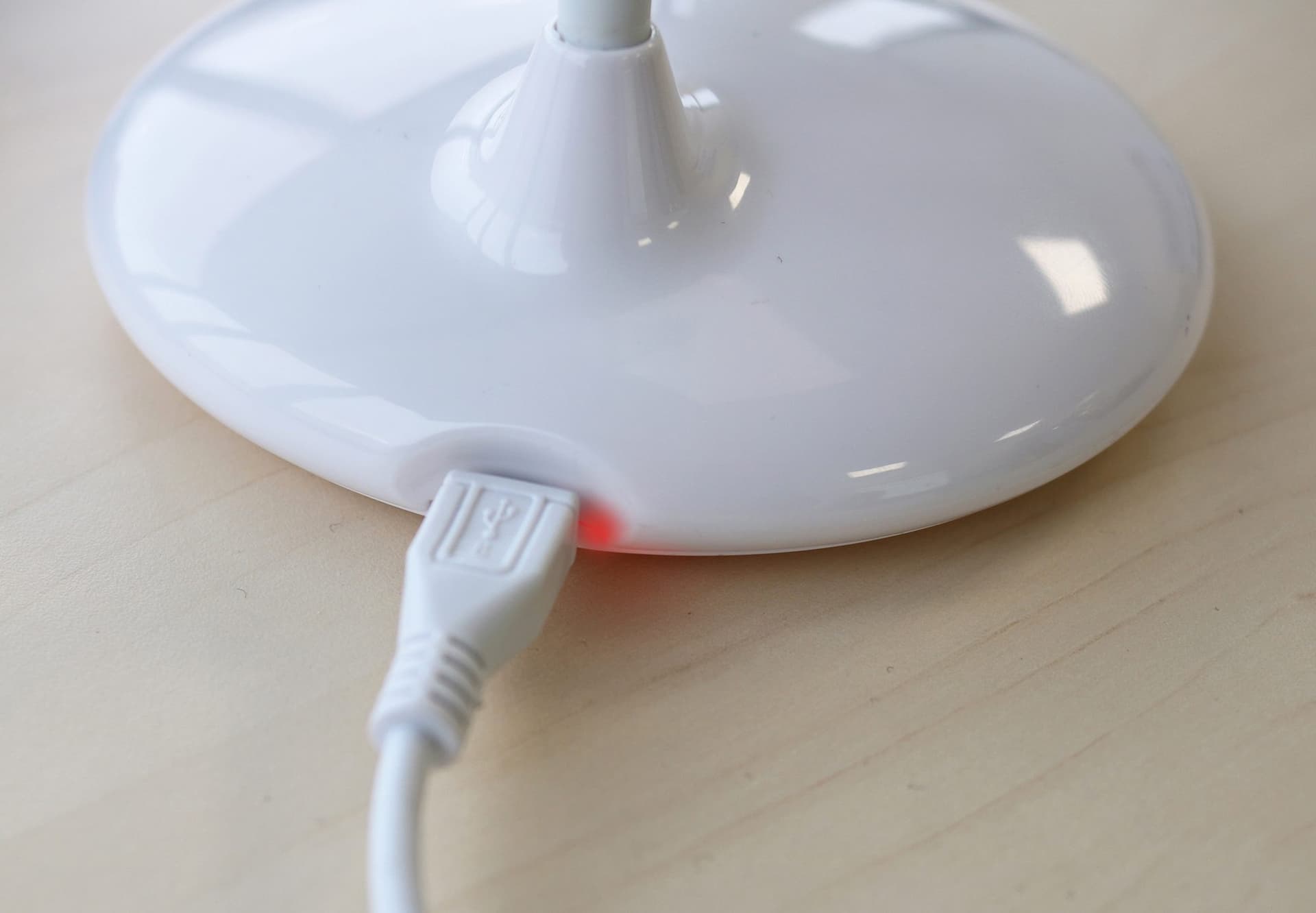 Bureaulamp Unilux Nelly led wit 3
