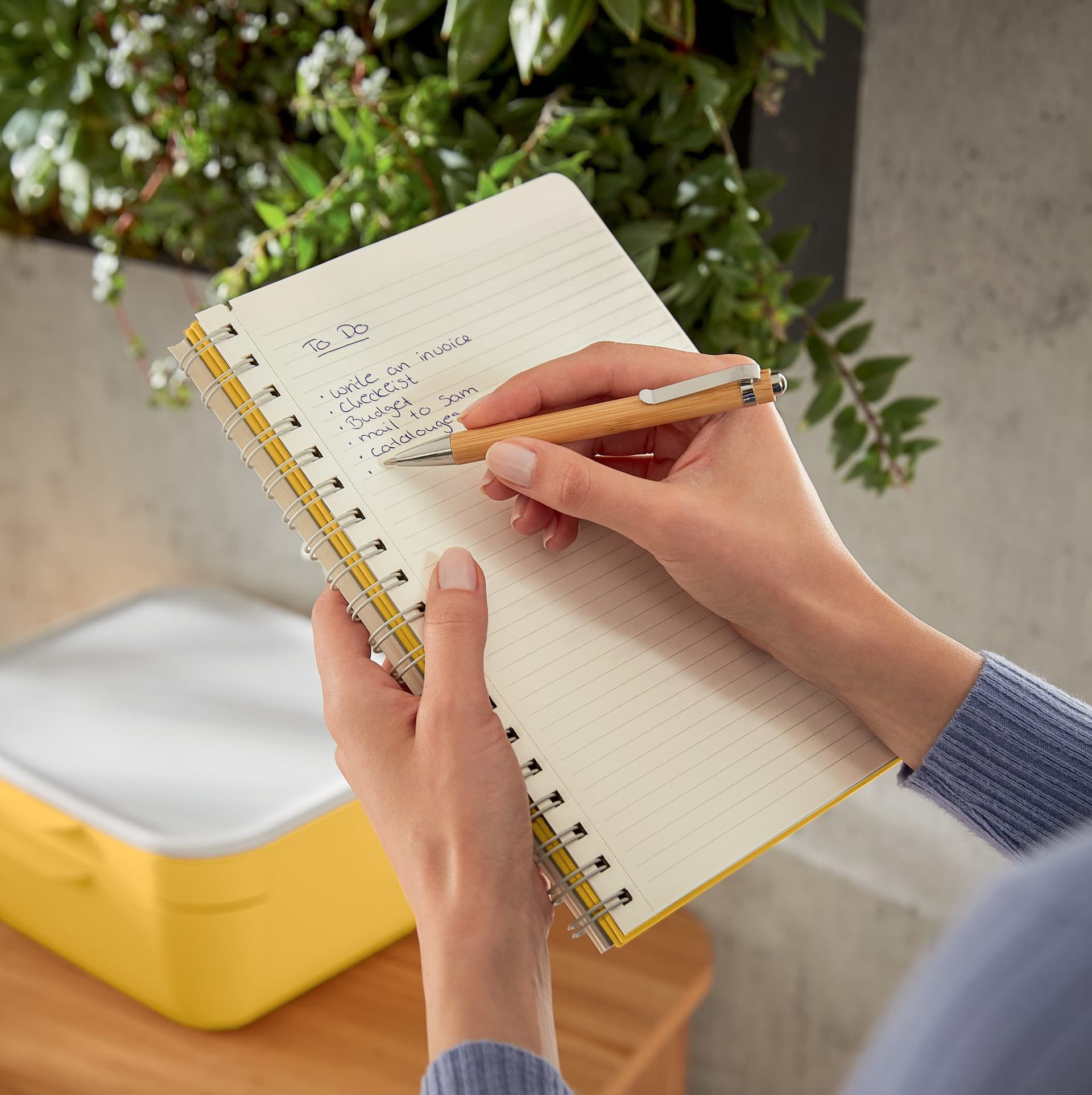 Notitieboek Leitz Cosy B5 160blz 100gr spiraal lijn geel 3