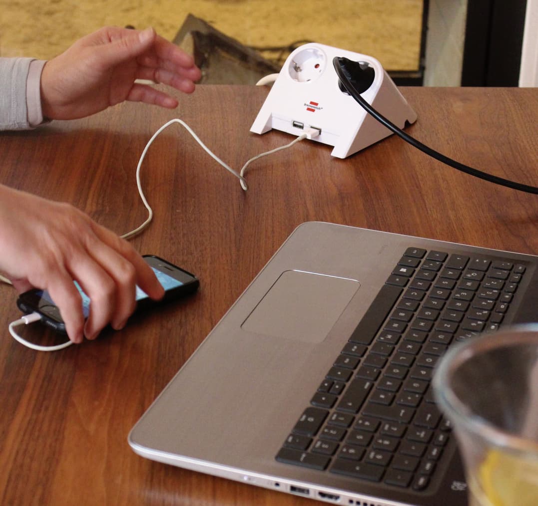 Stekkerdoos Brennenstuhl bureau 2 voudig inclusief 2 USB 1.8m wit 2