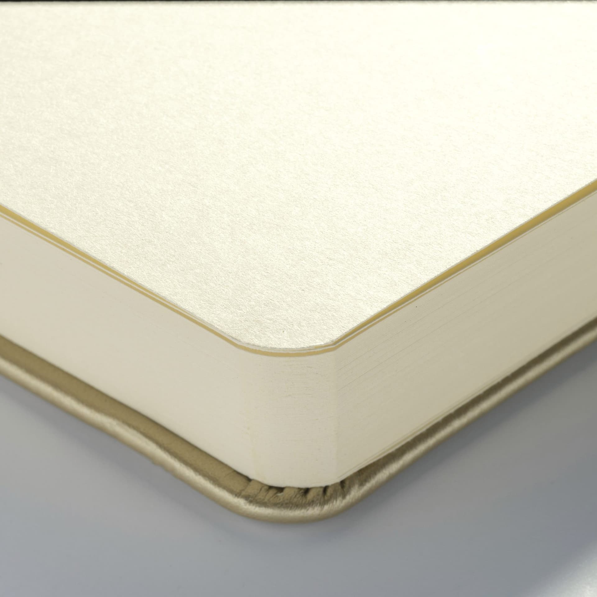Schetsboek Talens Art Creation 80 witte vellen 140gr 210x300mm witgoud 3