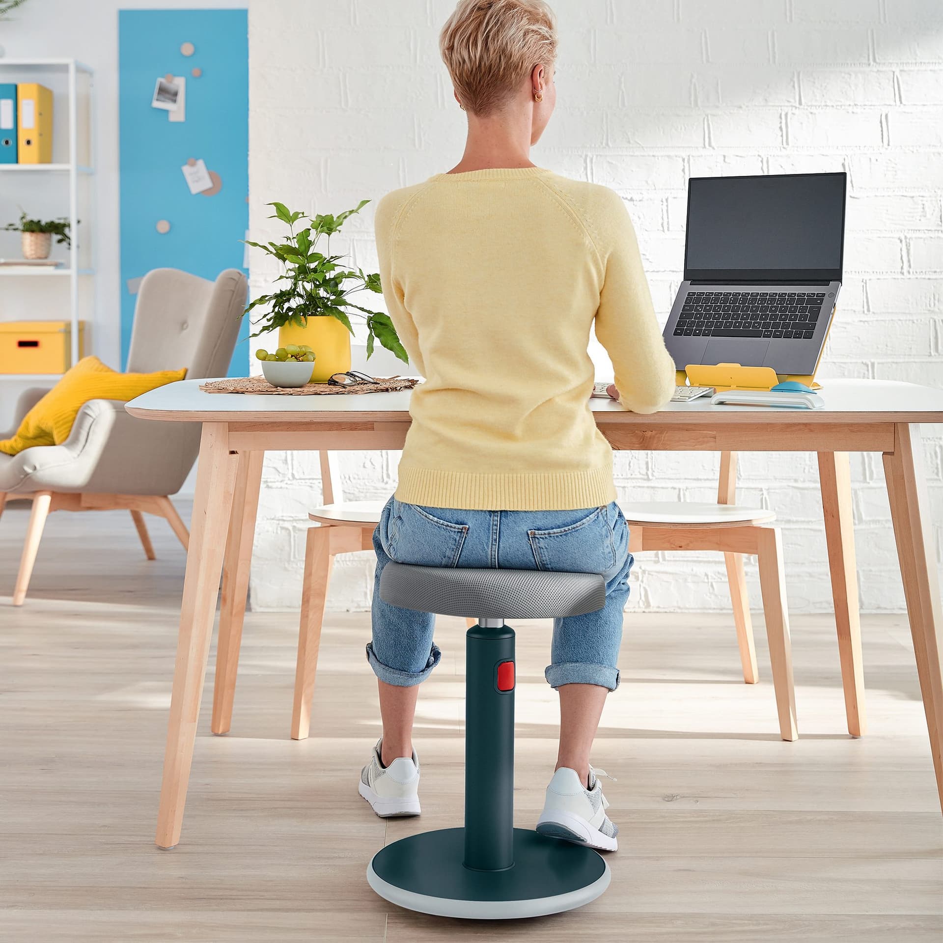 Actieve zit-sta kruk Leitz Ergo Cosy grijs 3