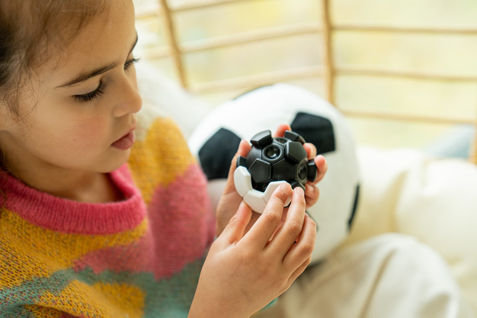 Puzzelspel Smart Games Plug & Play Ball Fidgettoy 4