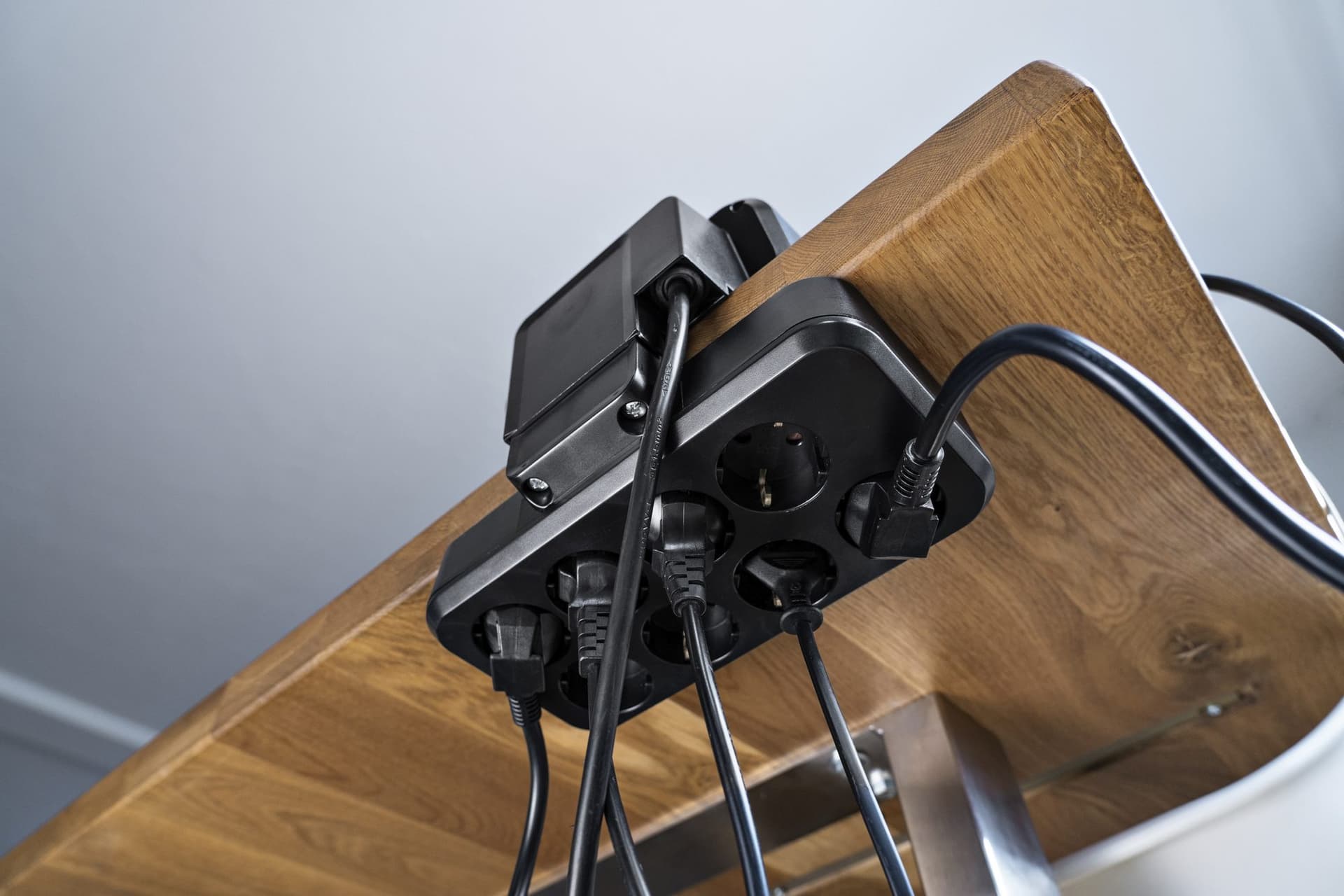 Stekkerdoos Brennenstuhl bureau Estilo 10vdig incl 1 USB C, 1 USB A, 2m zi/zw 8