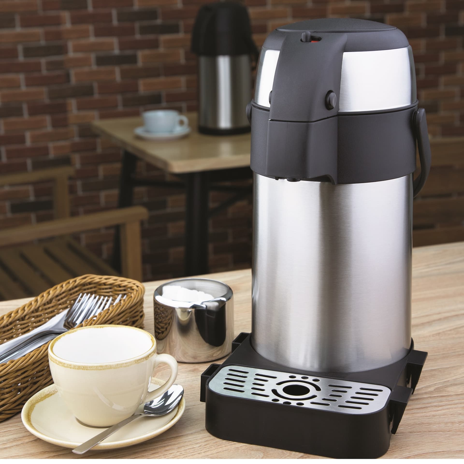 Thermoskan Olympia met pomp  2.5 liter rvs 4