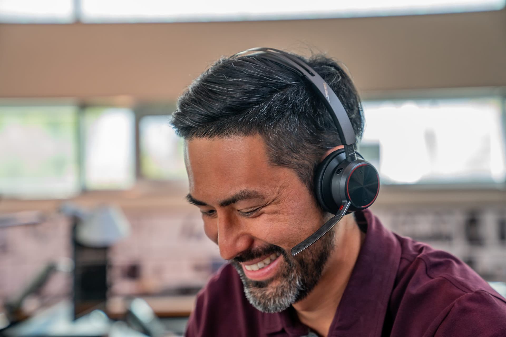Headset HP POLY Voyager Focus 2 USB-C met oplaadstation 9