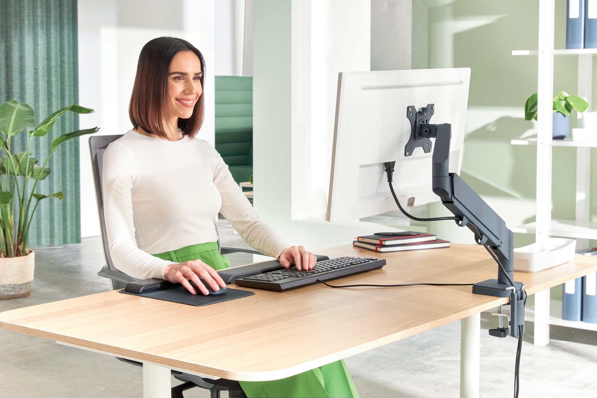Monitorarm Leitz Ergo ruimtebesparend enkel donkergrijs 9