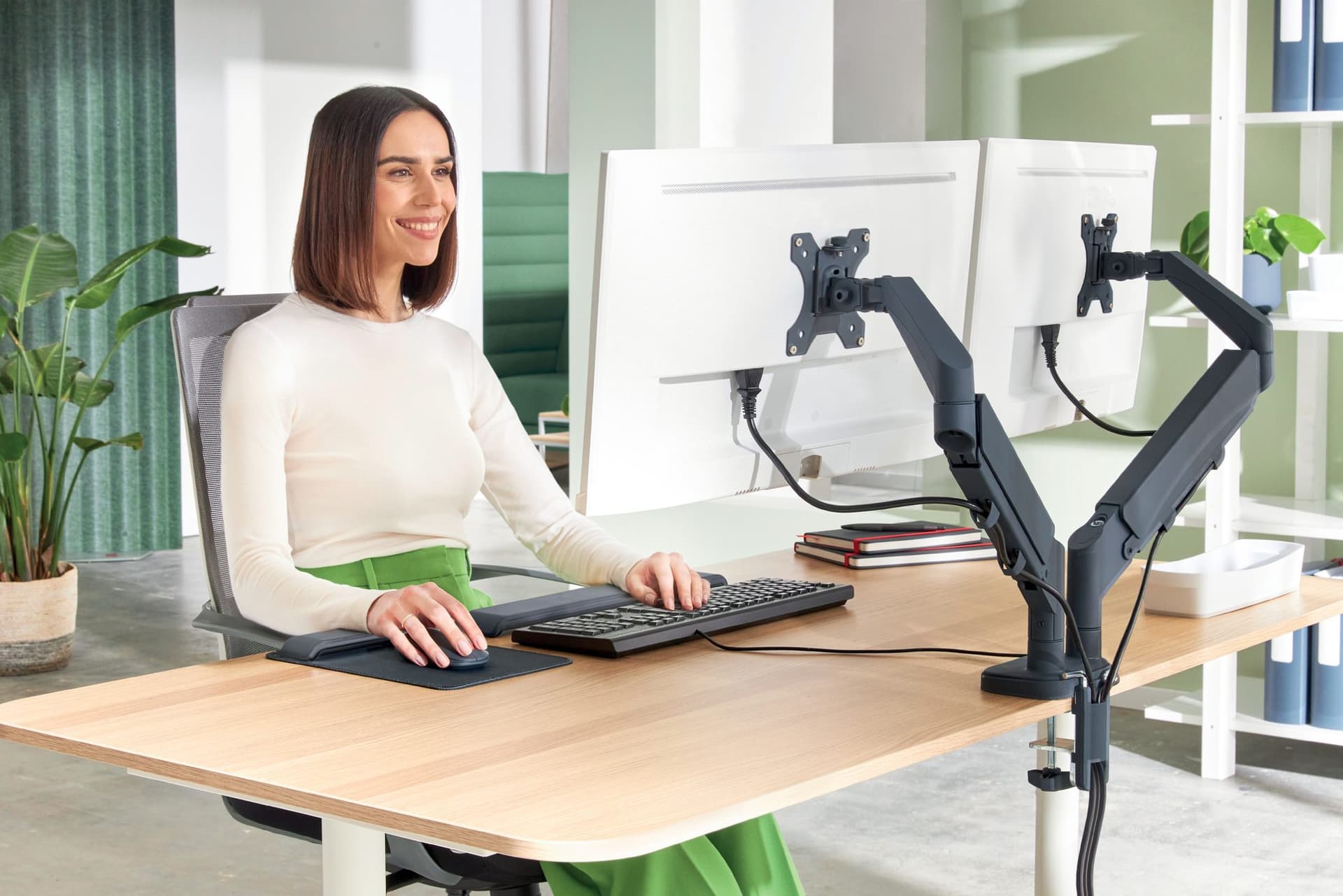Monitorarm Leitz Ergo ruimtebesparend dubbel donkergrijs 8