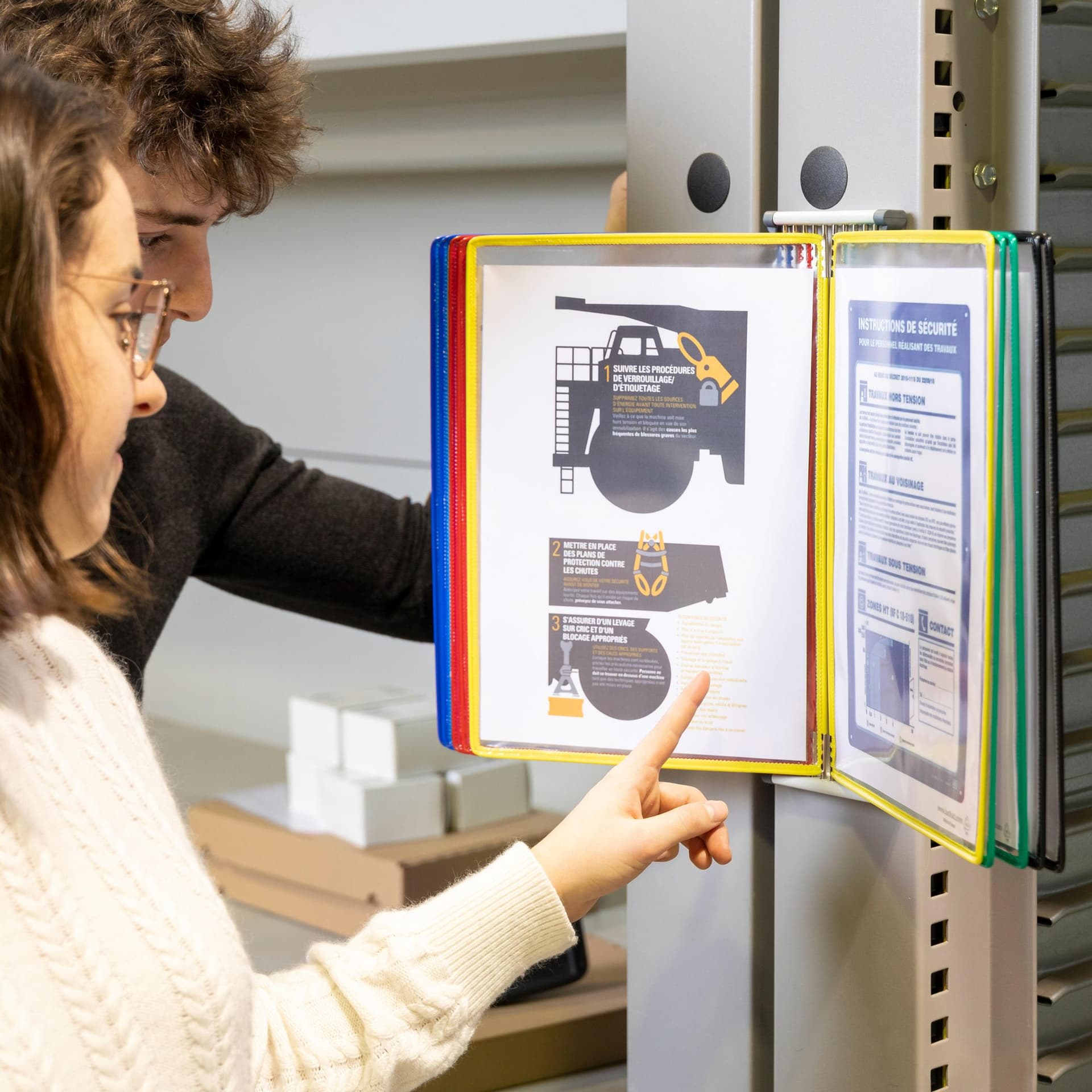 Zichtpanelensysteem wand Tarifold metaal A4 met 10-tassen assorti 5