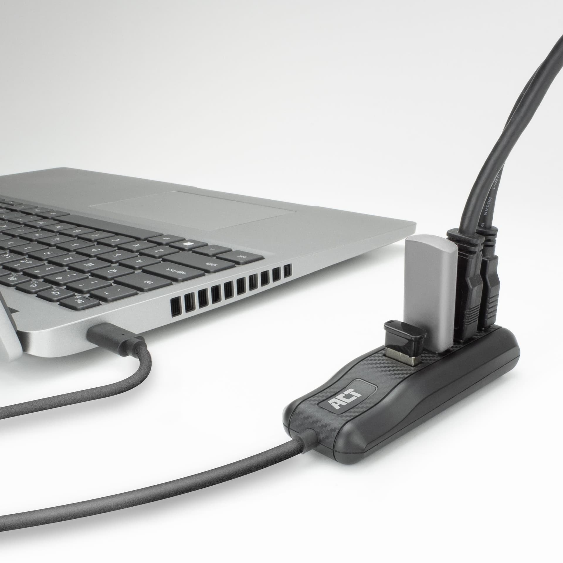 Hub ACT USB-C 3.0 4 poorts USB-A 5