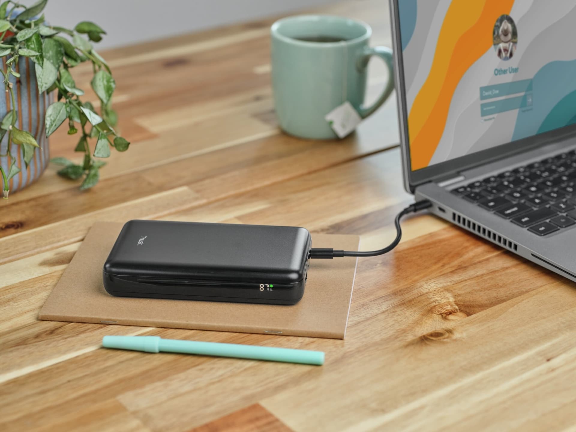 Powerbank Trust Laro laptop 100W 5