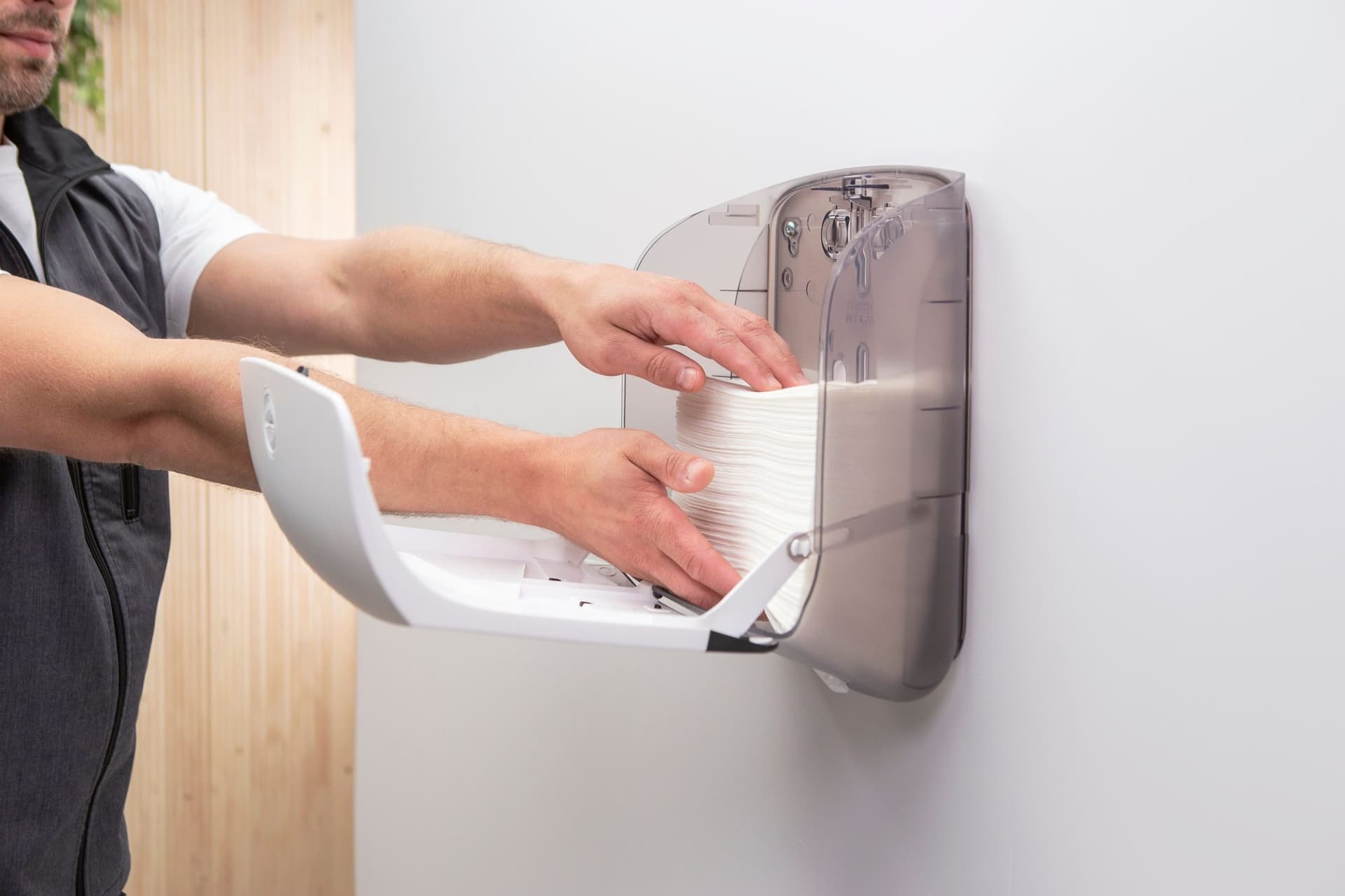 Handdoekdispenser Katrin klein zwart 88966 4