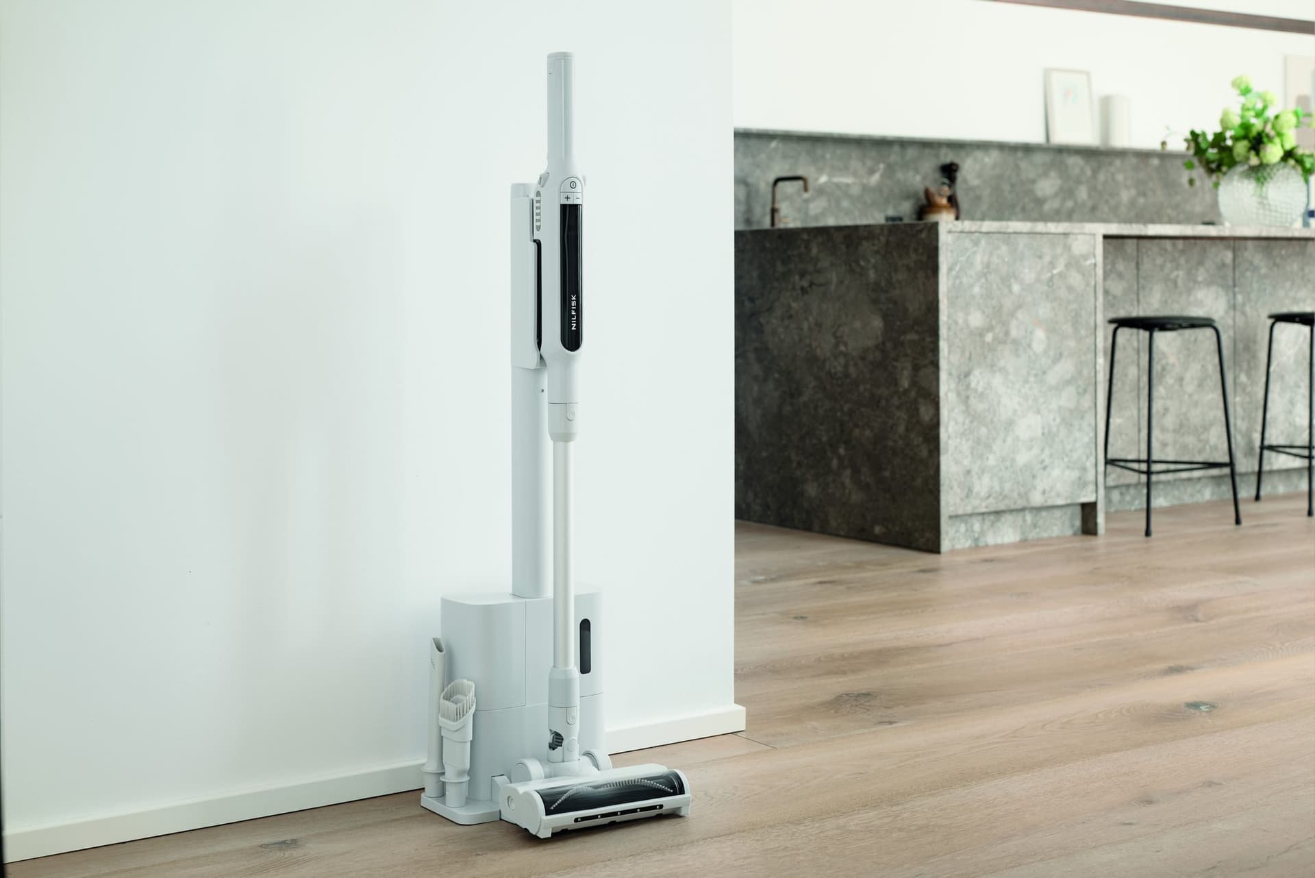 Steelstofzuiger Nilfisk Move 150W grijs met dockingstation 5