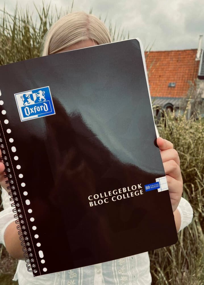 Collegeblok Oxford School A4+ lijn 23-gaats 160 pagina's 80gr zwart 7