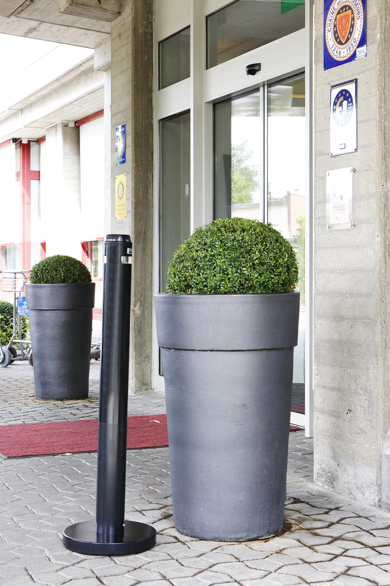 Asbak Rubbermaid Smokers' Pole vrijstaand zwart 4