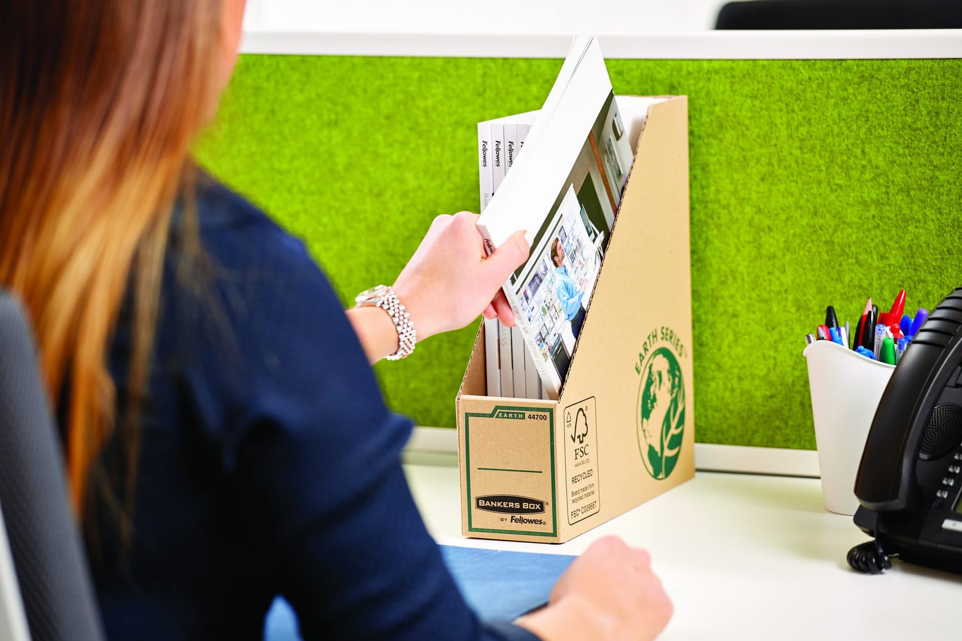 Tijdschriftcassette Bankers Box Earth A4 80mm bruin 3