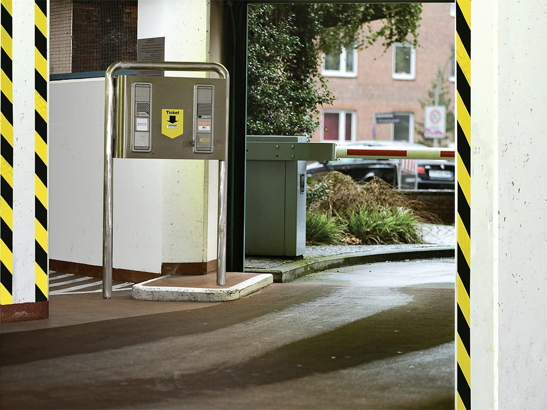 Waarschuwings- en markeringstape tesa® Signal Universal 66mx50mm geel/zwart 2