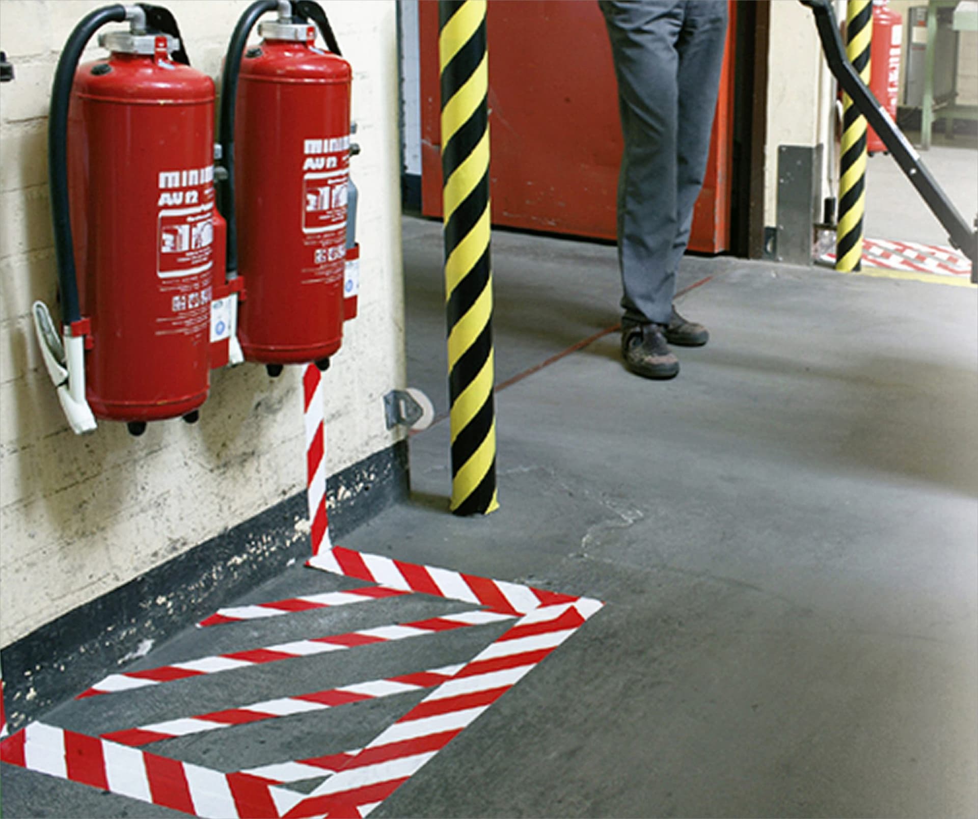 Waarschuwings- en markeringstape tesa® Signal Universal 66mx50mm rood/wit 2