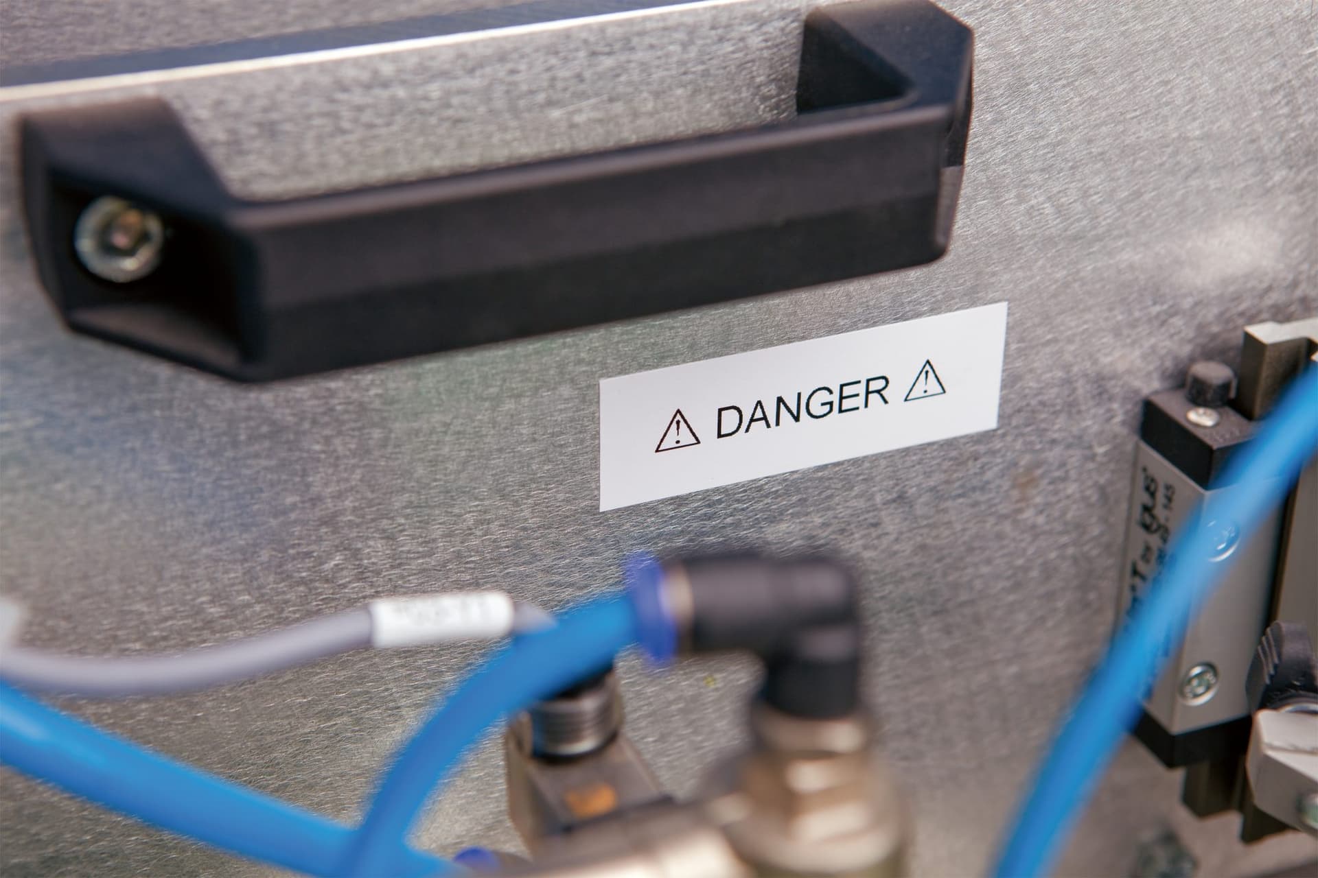 Labeltape Dymo LabelManager D1 polyester 12mm duurzaam zwart op wit 7