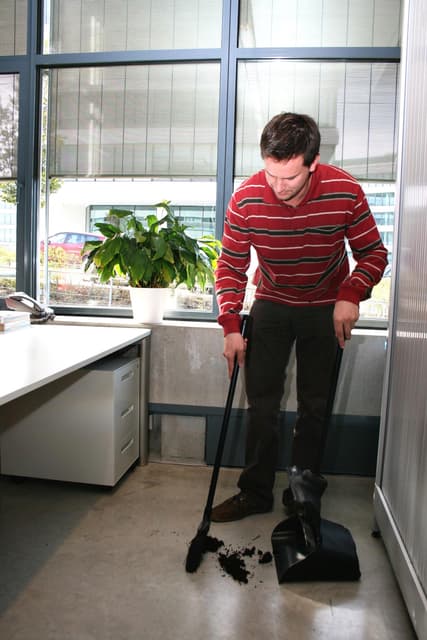 Stofblik Rubbermaid Executive Lobby Pro met lange steel zwart 3