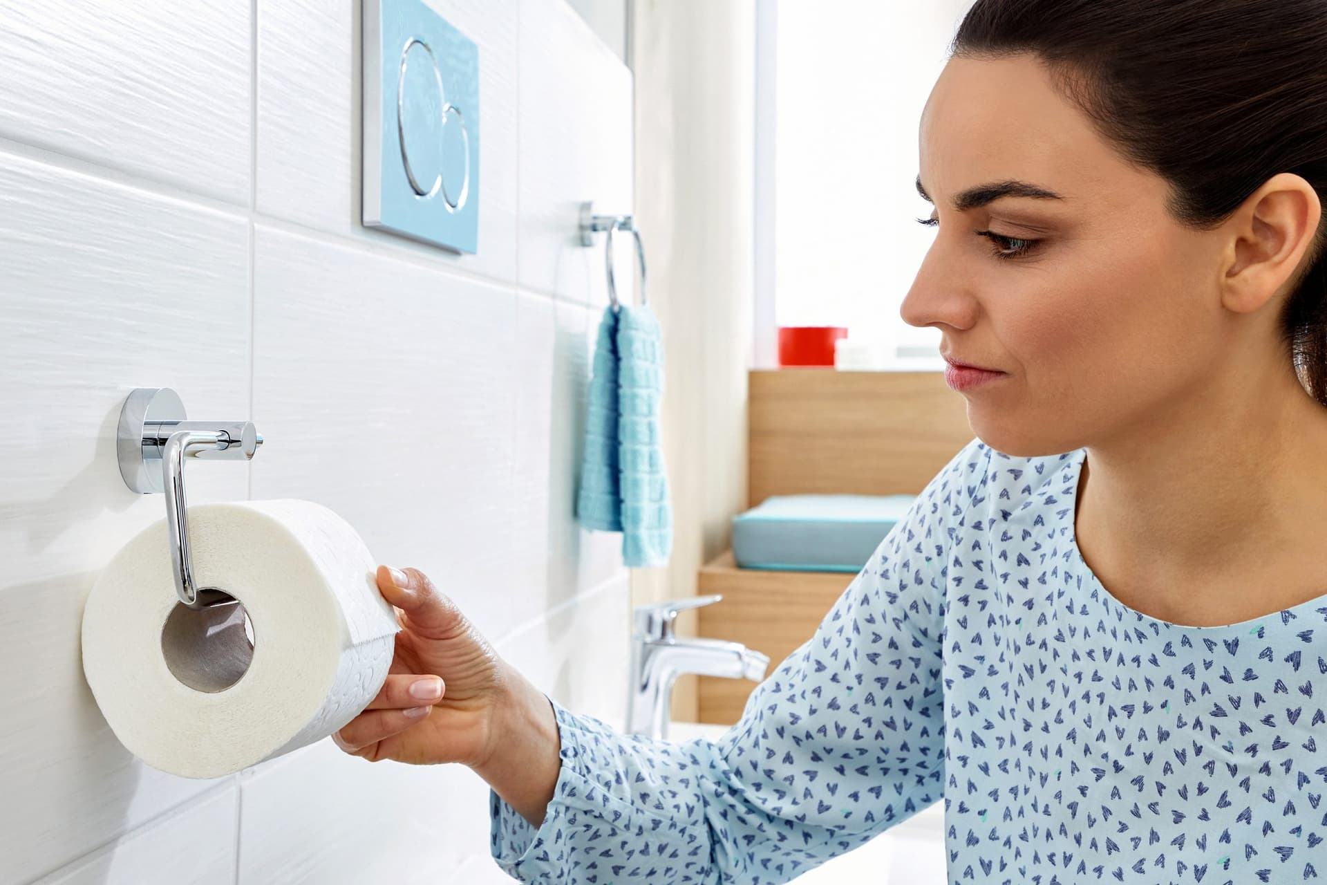 Toiletrolhouder tesa® Smooz hoogglans verchroomd metaal zelfklevend 4