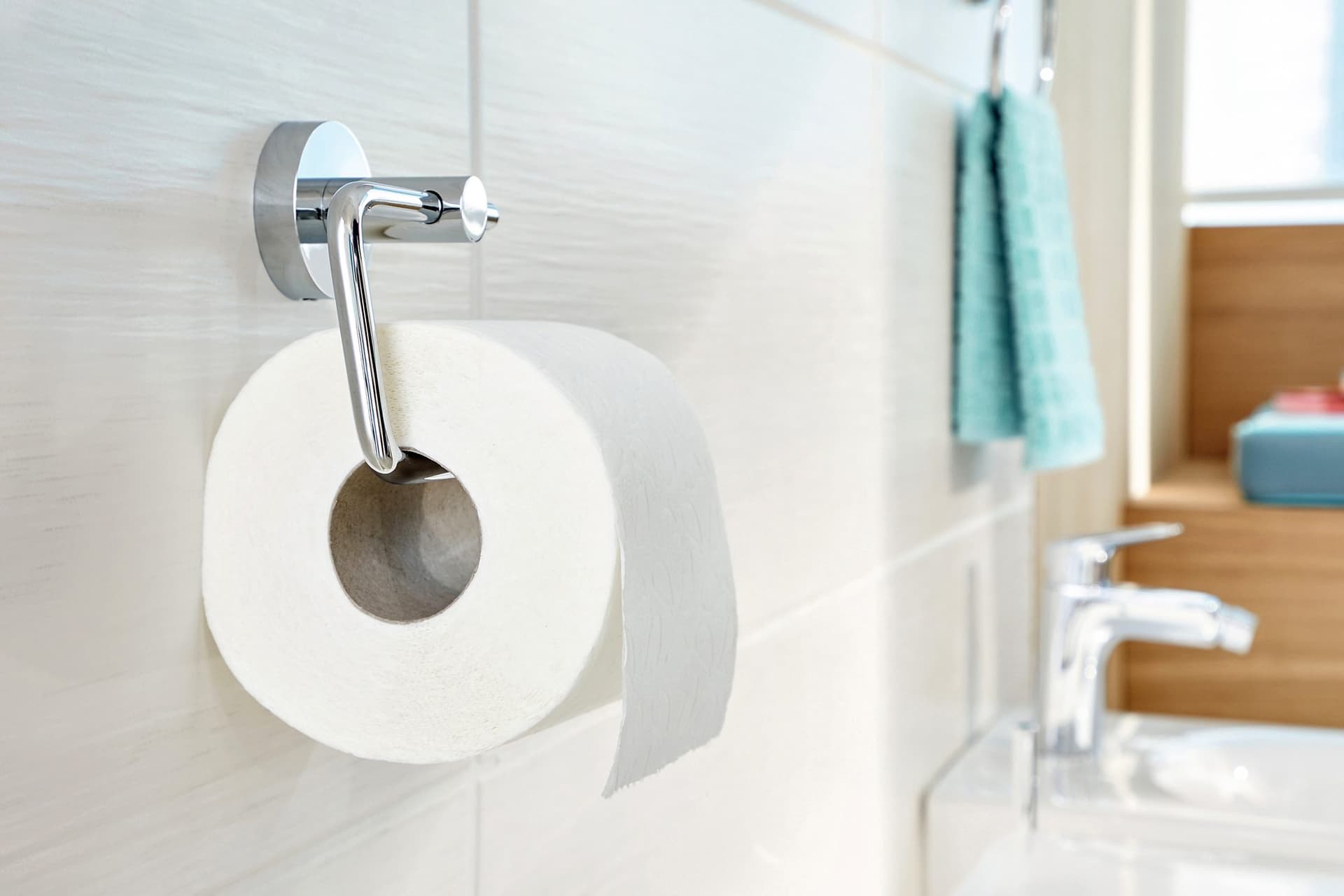 Toiletrolhouder tesa® Smooz hoogglans verchroomd metaal zelfklevend 5