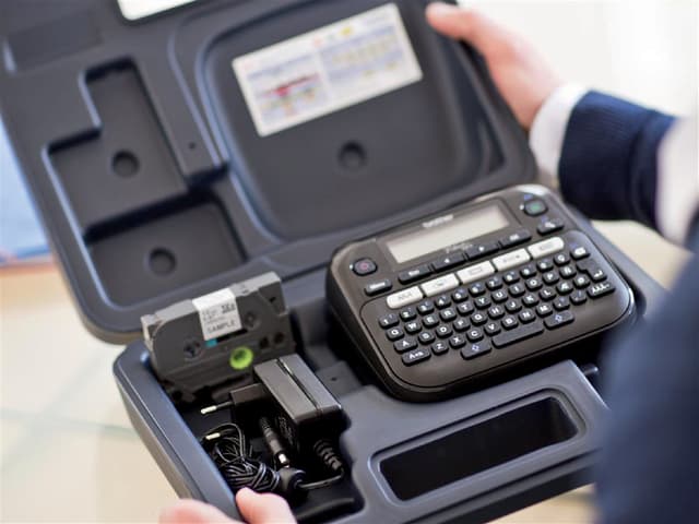 Labelprinter Brother P-touch TZe PT-D210 desktop qwerty 12mm zwart in koffer 3